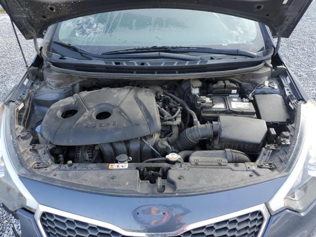 KNAFK5A80G5646784 - 2016 KIA FORTE LX BLUE photo 11