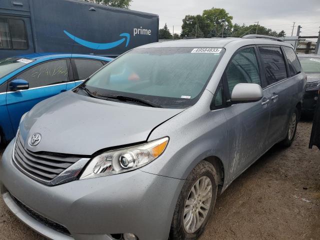 2013 TOYOTA SIENNA XLE, 