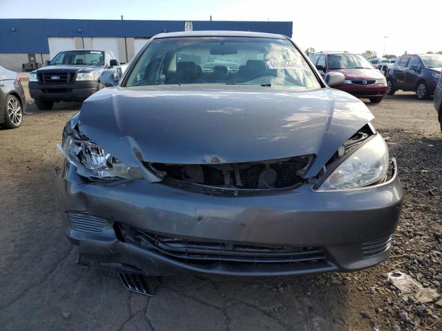 4T1BE32K35U601652 - 2005 TOYOTA CAMRY LE 灰色 照片 5