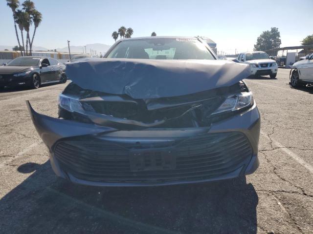 4T1C31AK5LU545971 - 2020 TOYOTA CAMRY LE Сұр фото 5