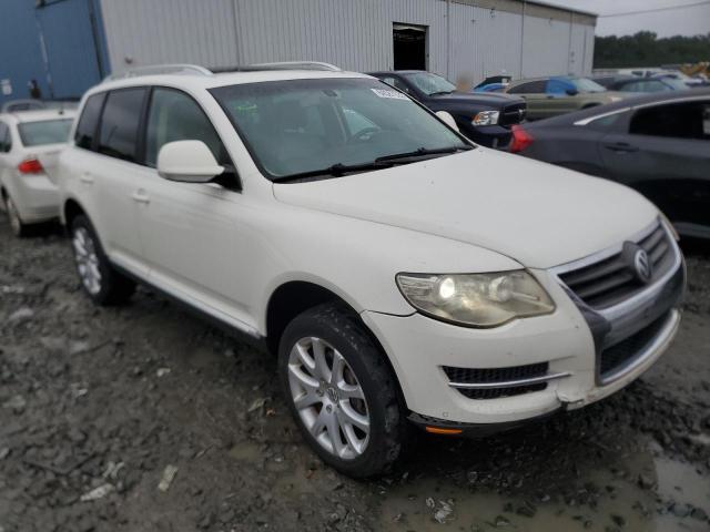 WVGBE77L68D069780 - 2008 VOLKSWAGEN TOUAREG 2 V6 WHITE photo 4