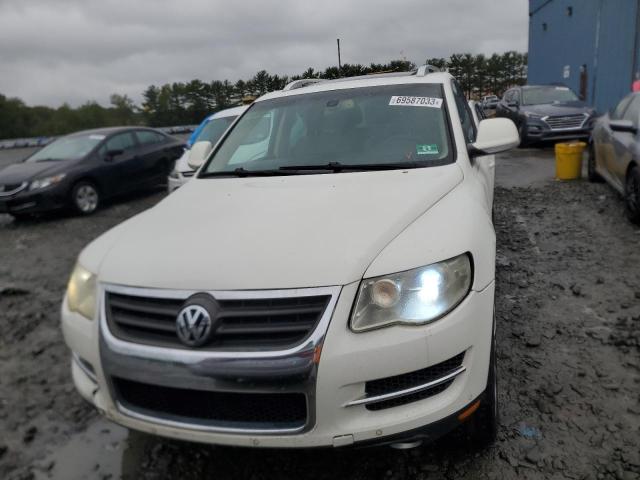 WVGBE77L68D069780 - 2008 VOLKSWAGEN TOUAREG 2 V6 WHITE photo 5