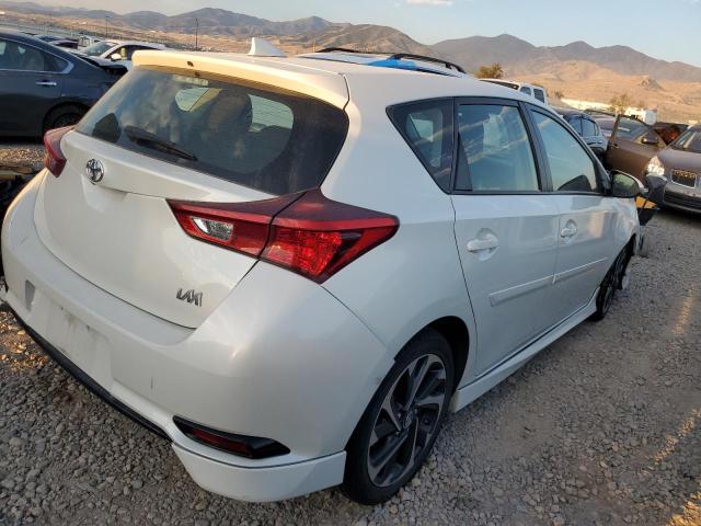 JTNKARJE1JJ563005 - 2018 TOYOTA COROLLA IM WHITE photo 3