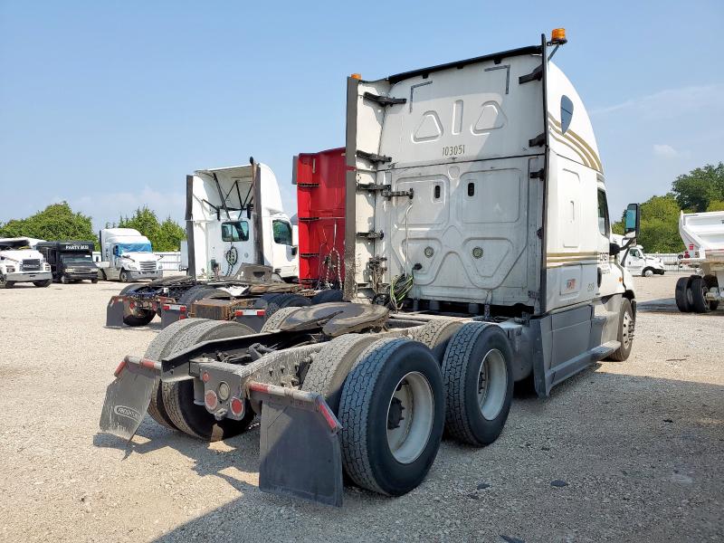 3AKJGLDR3JSJK5422 - 2018 FREIGHTLINER CASCADIA 1 Սպիտակ լուսանկար 4