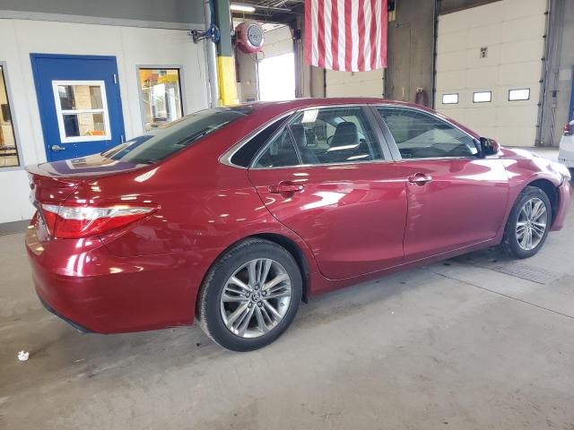 4T1BF1FK9HU745139 - 2017 TOYOTA CAMRY LE RED photo 3