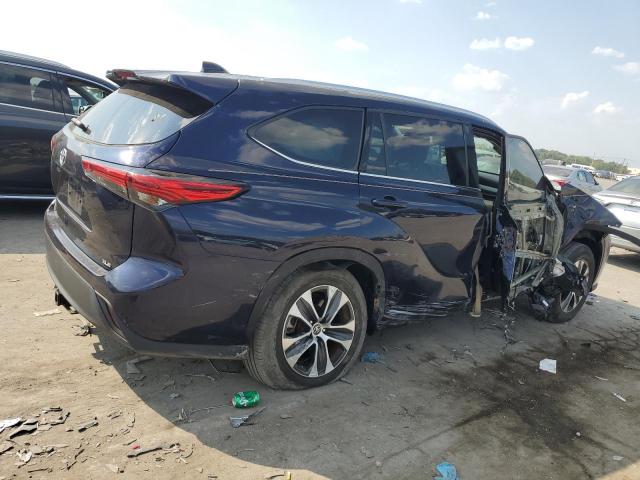 5TDGZRAH7MS084446 - 2021 TOYOTA HIGHLANDER XLE BLUE photo 3