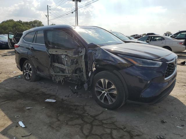5TDGZRAH7MS084446 - 2021 TOYOTA HIGHLANDER XLE BLUE photo 4