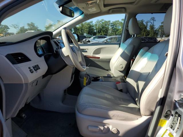 5TDYK3DC5CS215880 - 2012 TOYOTA SIENNA XLE 银色 照片 7