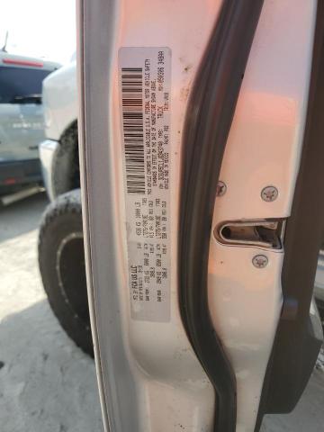 3C6UR5CL1JG343740 - 2018 RAM 2500 ST Серебристый фото 12