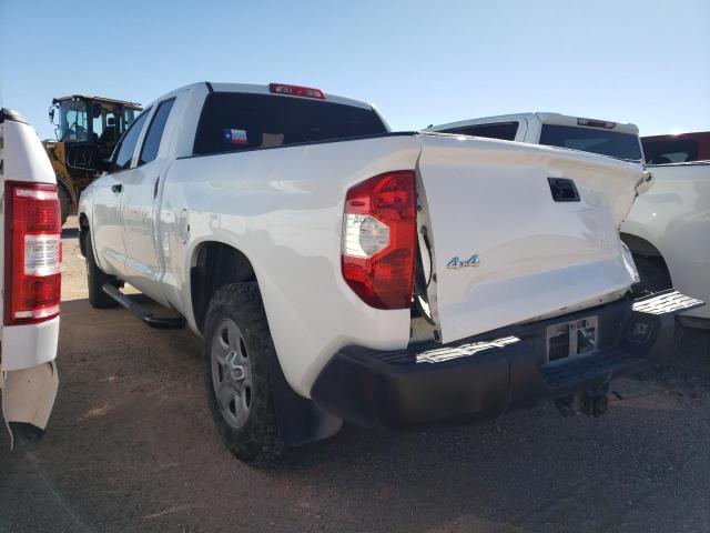 5TFUW5F11JX753011 - 2018 TOYOTA TUNDRA DOUBLE CAB SR/SR5 WHITE photo 2