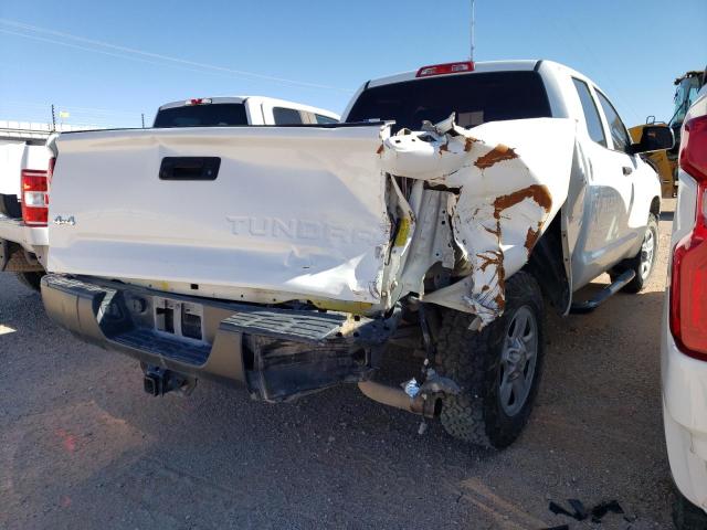 5TFUW5F11JX753011 - 2018 TOYOTA TUNDRA DOUBLE CAB SR/SR5 WHITE photo 3