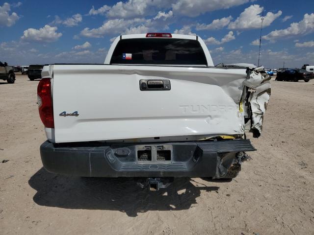 5TFUW5F11JX753011 - 2018 TOYOTA TUNDRA DOUBLE CAB SR/SR5 WHITE photo 6