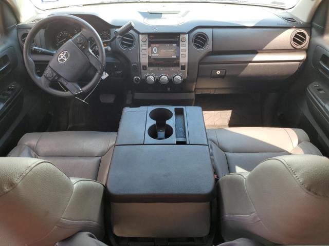 5TFUW5F11JX753011 - 2018 TOYOTA TUNDRA DOUBLE CAB SR/SR5 WHITE photo 8