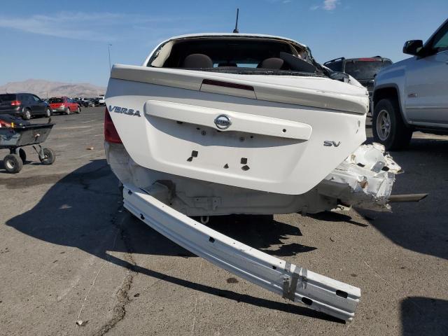 3N1CN7AP9JL886104 - 2018 NISSAN VERSA S WHITE photo 6