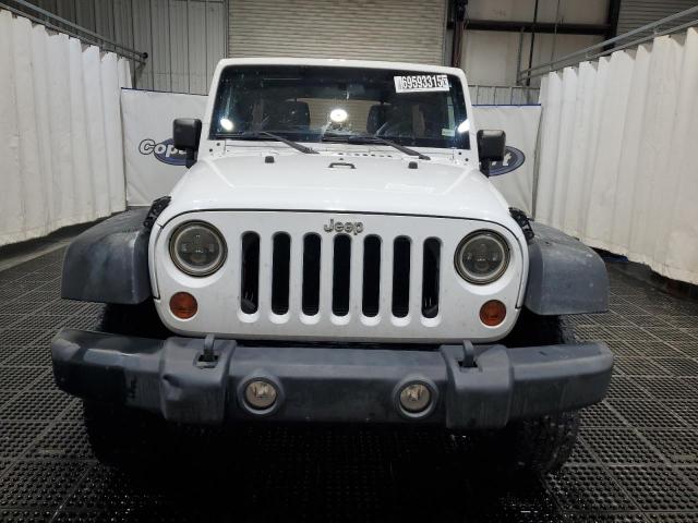 1J4BA3H16BL537844 - 2011 JEEP WRANGLER U SPORT WHITE photo 5