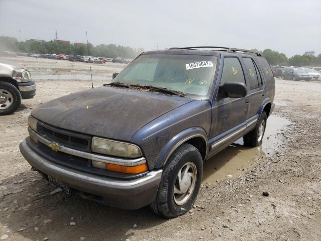 1GNDT13W512118542 - 2001 CHEVROLET BLAZER BLUE photo 2