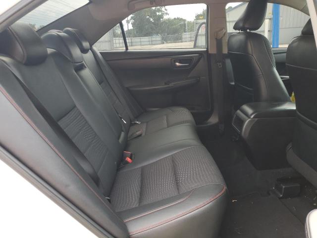 4T1BF1FK4FU061757 - 2015 TOYOTA CAMRY LE Weiß Foto 10