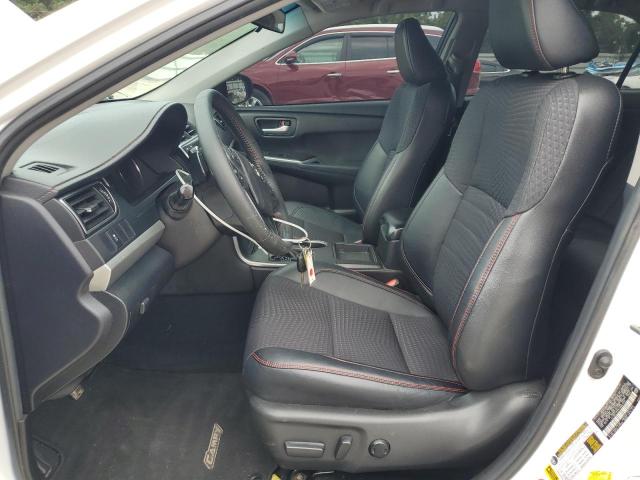 4T1BF1FK4FU061757 - 2015 TOYOTA CAMRY LE Weiß Foto 7