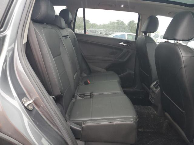 3VV2B7AX4JM161930 - 2018 VOLKSWAGEN TIGUAN SE GRAY photo 11