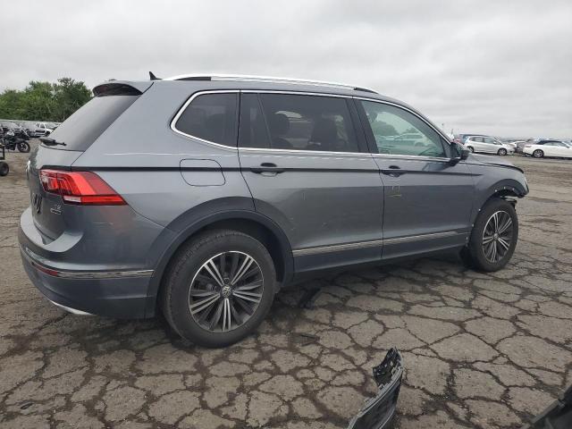 3VV2B7AX4JM161930 - 2018 VOLKSWAGEN TIGUAN SE GRAY photo 3