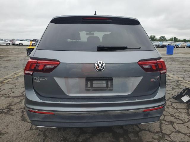 3VV2B7AX4JM161930 - 2018 VOLKSWAGEN TIGUAN SE GRAY photo 6
