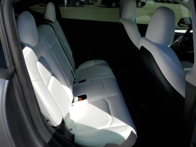 7SAYGDEF0RF128128 - 2024 TESLA MODEL Y SILVER photo 11