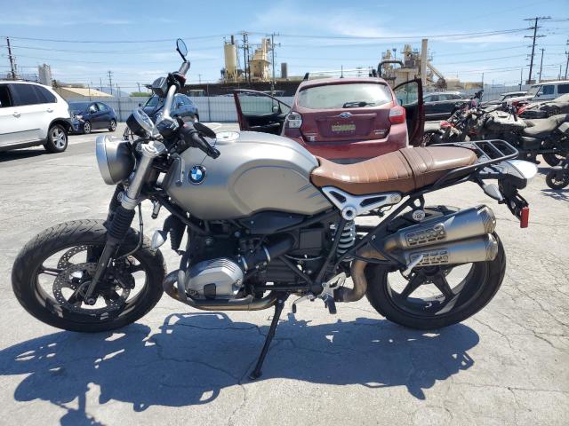 WB10J3300HZ794173 - 2017 BMW R NINE T SCRAMBLER SILVER photo 3