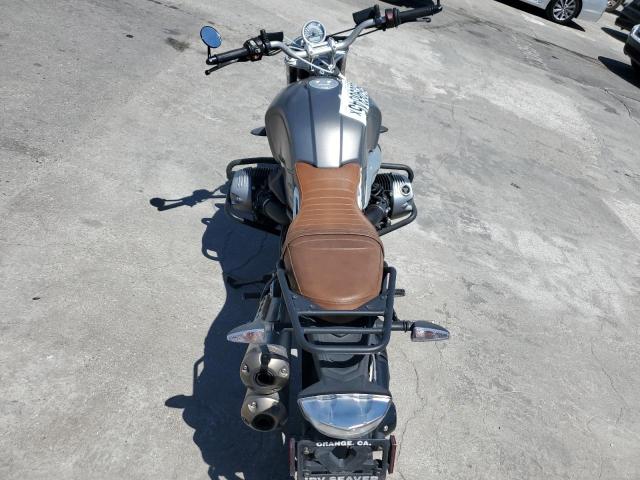 WB10J3300HZ794173 - 2017 BMW R NINE T SCRAMBLER SILVER photo 6
