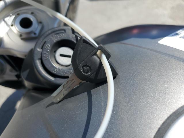 WB10J3300HZ794173 - 2017 BMW R NINE T SCRAMBLER SILVER photo 8