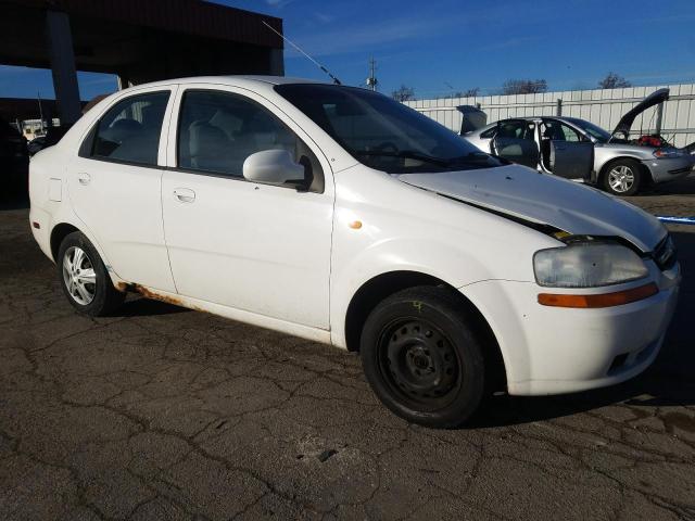 KL1TD52604B205786 - 2004 CHEVROLET AVEO WHITE photo 4