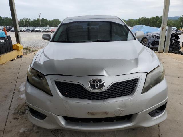 4T1BF3EK7BU201226 - 2011 TOYOTA CAMRY BASE SILVER photo 5