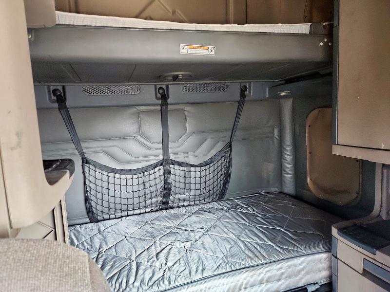 3AKJGLD5XFSGA7775 - 2015 FREIGHTLINER CASCADIA WHITE photo 6