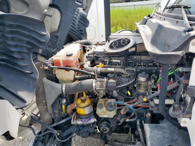 3AKJGLD5XFSGA7775 - 2015 FREIGHTLINER CASCADIA WHITE photo 7