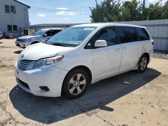 2017 TOYOTA SIENNA LE, 