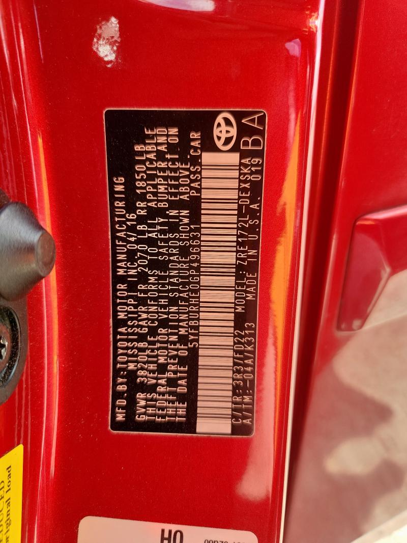 5YFBURHE0GP496631 - 2016 TOYOTA COROLLA L RED photo 12