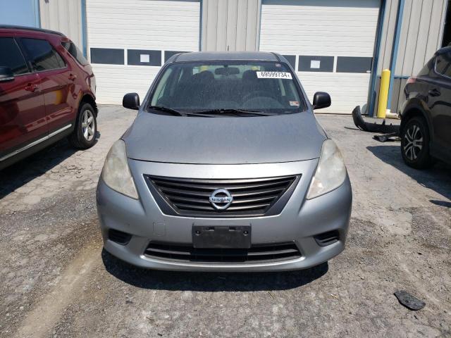 3N1CN7AP6DL830495 - 2013 NISSAN VERSA S SILVER photo 5