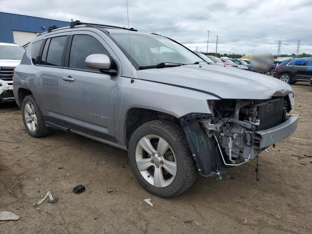 1C4NJDBB7HD143573 - 2017 JEEP COMPASS SPORT ვერცხლისფერი ფოტო 4