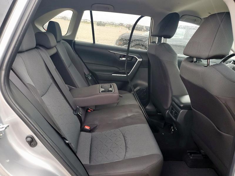 2T3W1RFV5SC335432 - 2025 TOYOTA RAV4 XLE SILVER photo 11