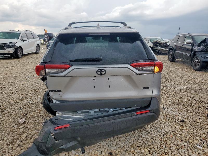 2T3W1RFV5SC335432 - 2025 TOYOTA RAV4 XLE SILVER photo 6