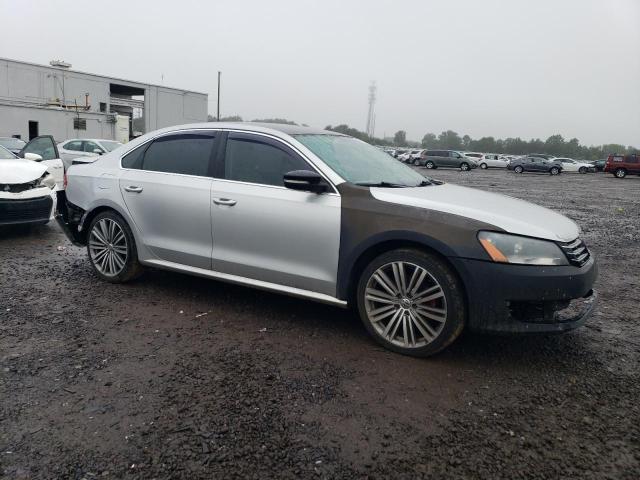 1VWBT7A37FC093055 - 2015 VOLKSWAGEN PASSAT SE SILVER photo 4