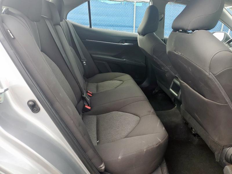 4T1C11AK8PU163218 - 2023 TOYOTA CAMRY LE 银色 照片 10