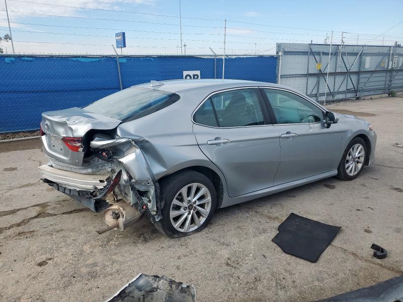 4T1C11AK8PU163218 - 2023 TOYOTA CAMRY LE 银色 照片 3