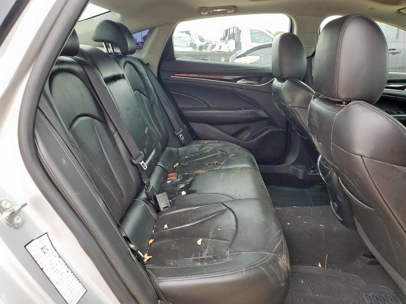 1G4ZP5SS1JU137954 - 2018 BUICK LACROSSE ESSENCE Gümüş fotoğraf 10