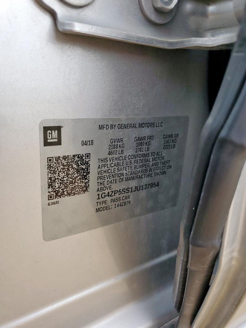 1G4ZP5SS1JU137954 - 2018 BUICK LACROSSE ESSENCE Gümüş fotoğraf 13