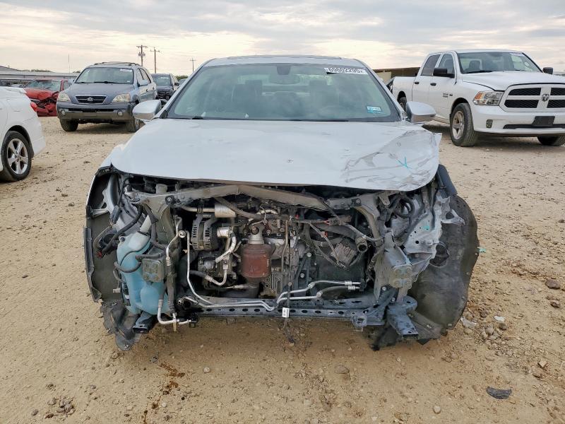 1G4ZP5SS1JU137954 - 2018 BUICK LACROSSE ESSENCE Gümüş fotoğraf 5