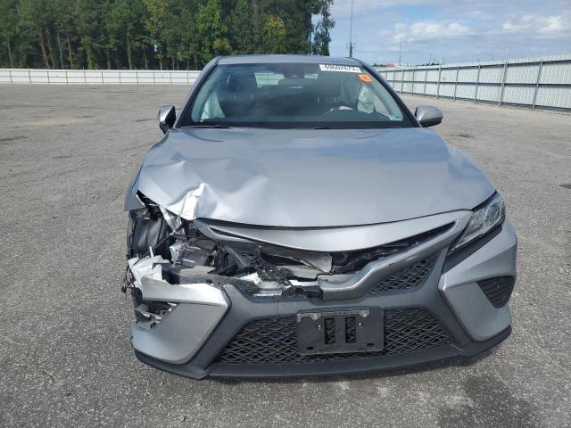 4T1B11HK6KU180111 - 2019 TOYOTA CAMRY L SILVER photo 5