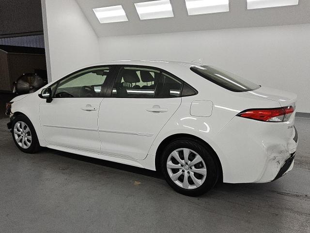 JTDEPMAE5N3026618 - 2022 TOYOTA COROLLA LE WHITE photo 2