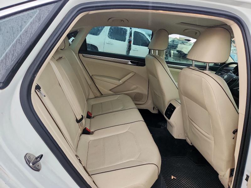 1VWBS7A33GC037912 - 2016 VOLKSWAGEN PASSAT SE WHITE photo 10