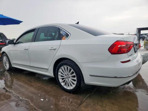 1VWBS7A33GC037912 - 2016 VOLKSWAGEN PASSAT SE WHITE photo 2