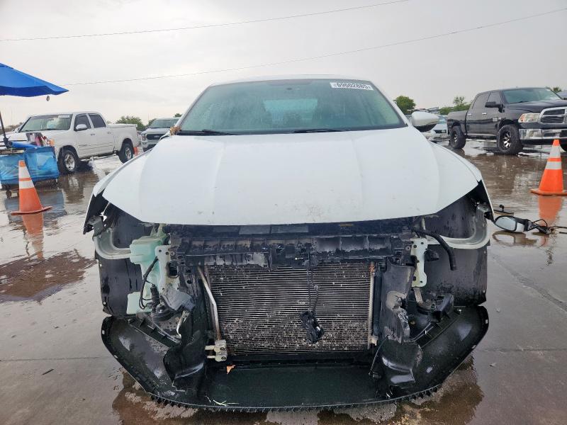 1VWBS7A33GC037912 - 2016 VOLKSWAGEN PASSAT SE WHITE photo 5